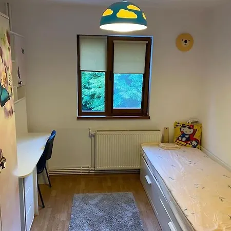 아파트 3 Bedroom, 1 Living, 20 Minutes Away From Center. *