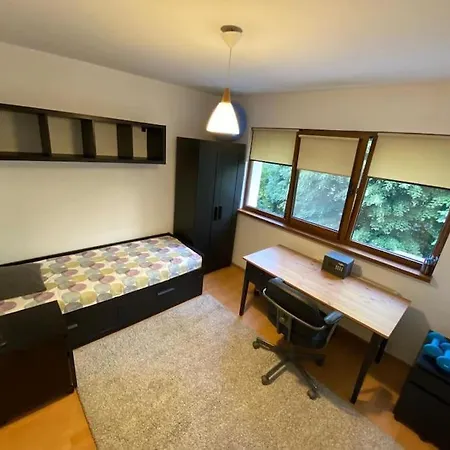 3 Bedroom, 1 Living, 20 Minutes Away From Center. * Bukarest