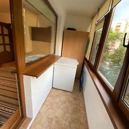 3 Bedroom, 1 Living, 20 Minutes Away From Center. アパート ブカレスト