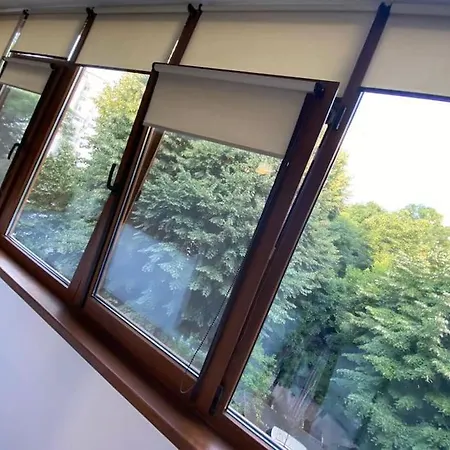 3 Bedroom, 1 Living, 20 Minutes Away From Center. アパート